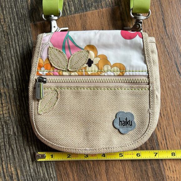 Haiku by Sharon Eisenhauer Crossbody Bag Tan Green Strap Floral Print - Picture 9 of 9